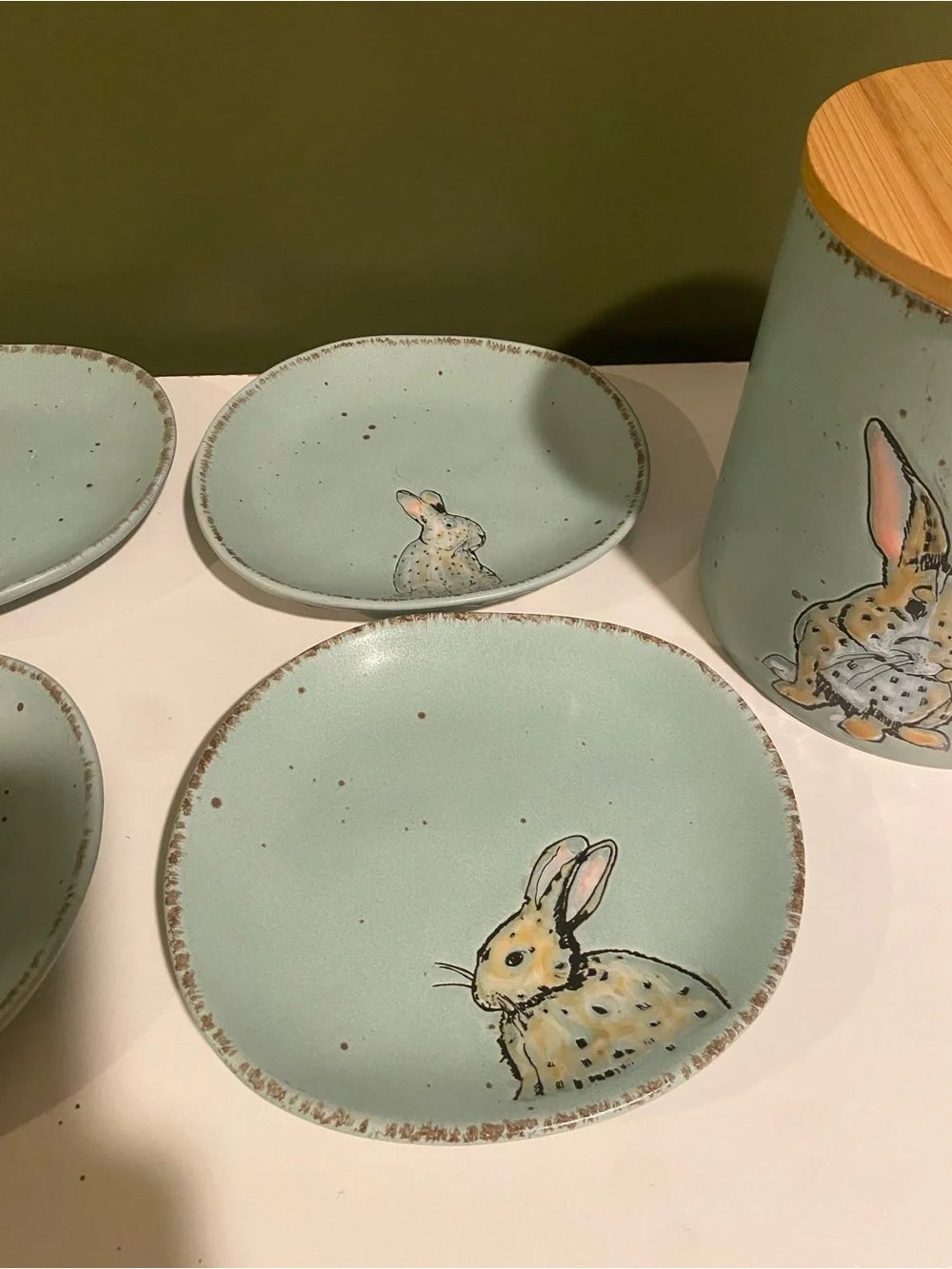 InHomestylez Bunny Ceramic Dish Set in Sage Green